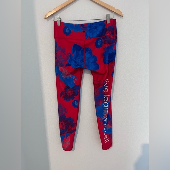 WITH brand Peloton Emma Lovewell leggings medium red blue - Picture 4 of 7